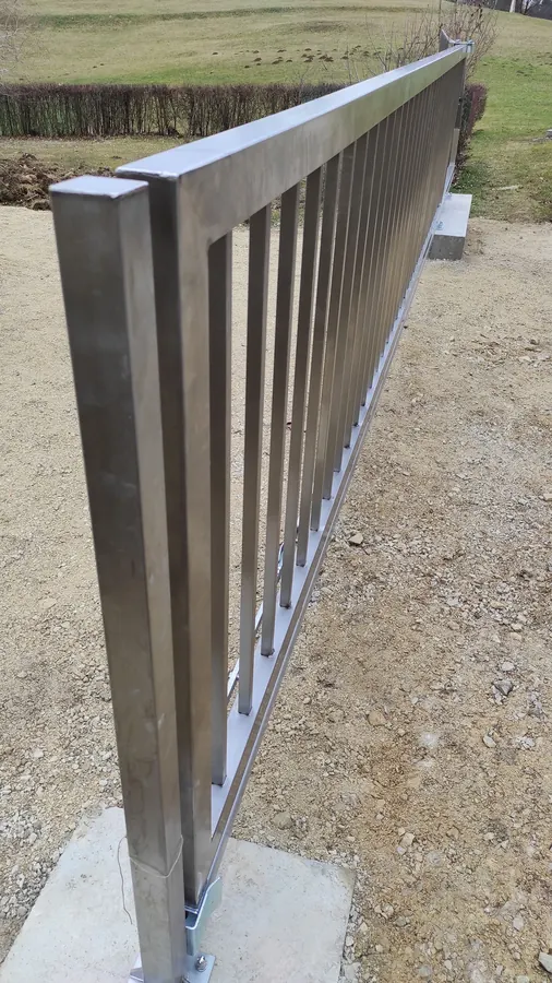 Automated cantilever stainless steel door