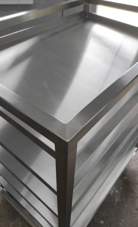 Tablet transport trolleys
